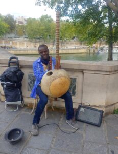 Paris street musicians